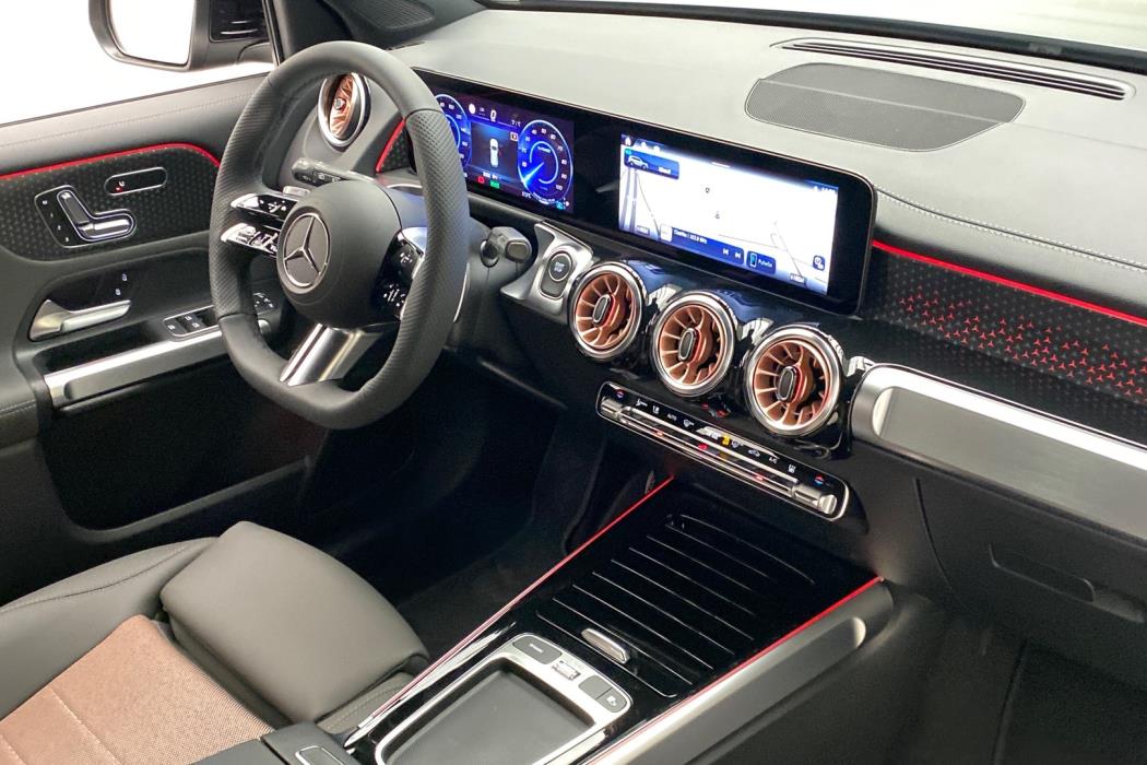 MERCEDES-BENZ EQB 2024