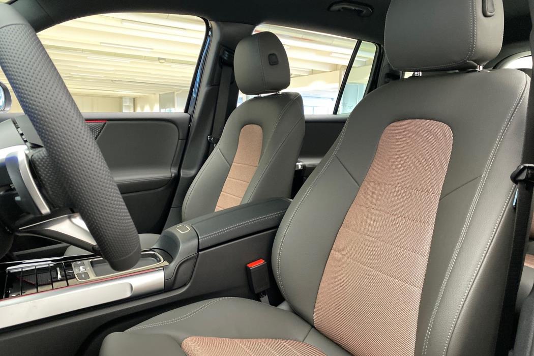 MERCEDES-BENZ EQB 2024