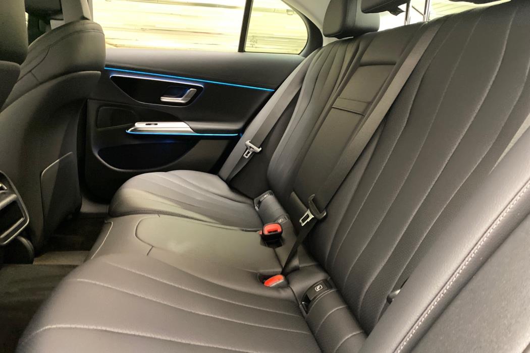 MERCEDES-BENZ E 2026