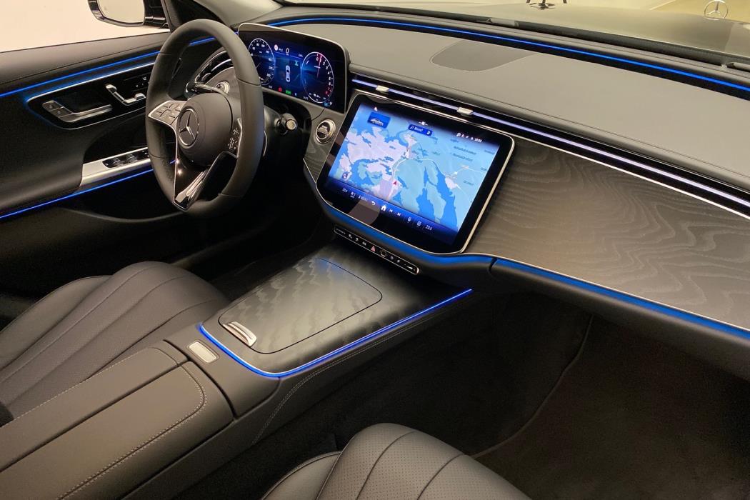 MERCEDES-BENZ E 2026