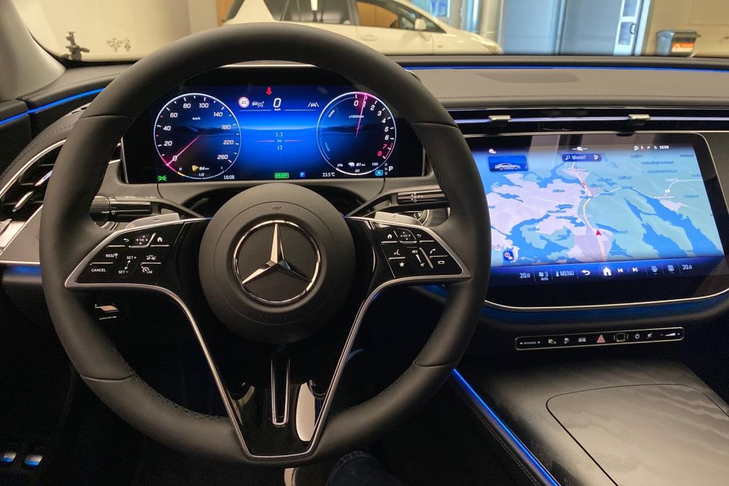 MERCEDES-BENZ E 2026