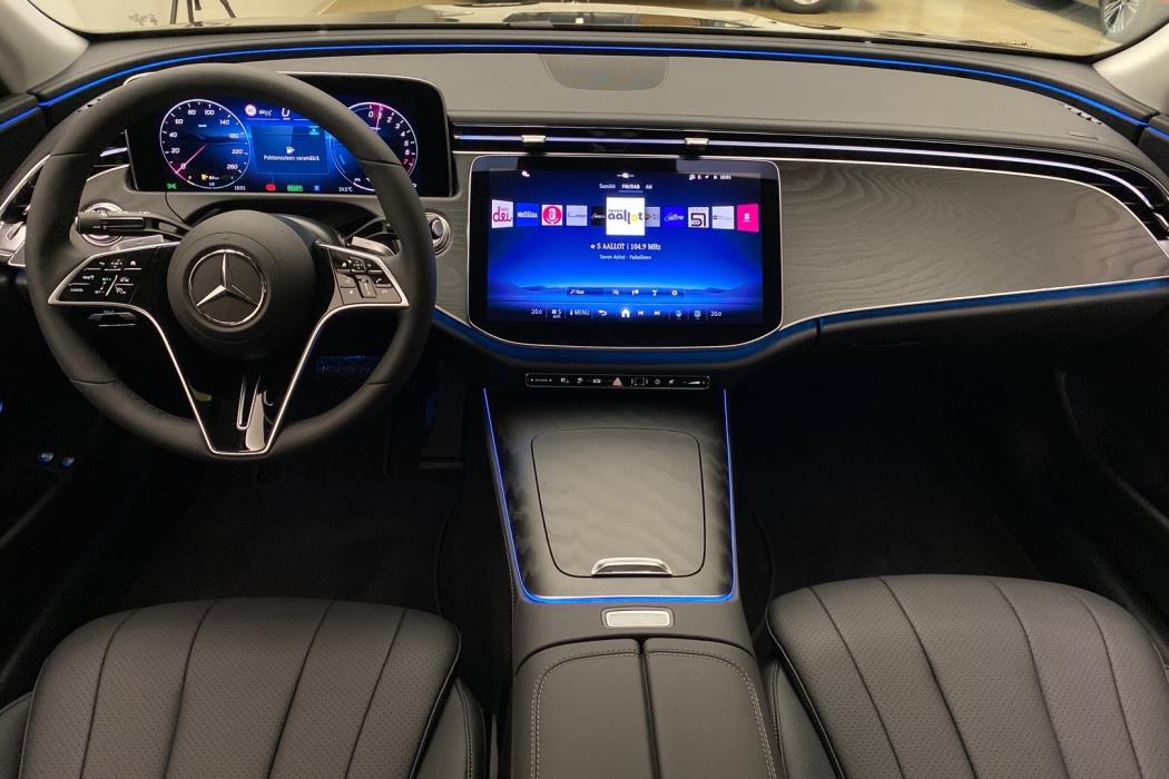 MERCEDES-BENZ E 2026