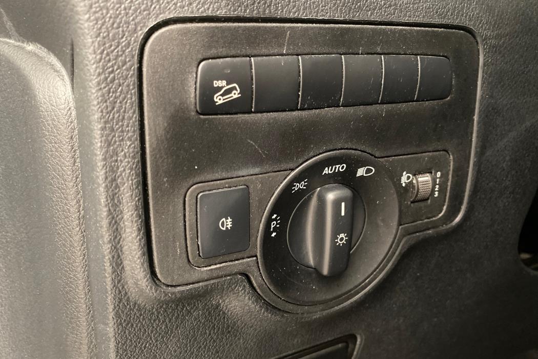 MERCEDES-BENZ Vito 2023