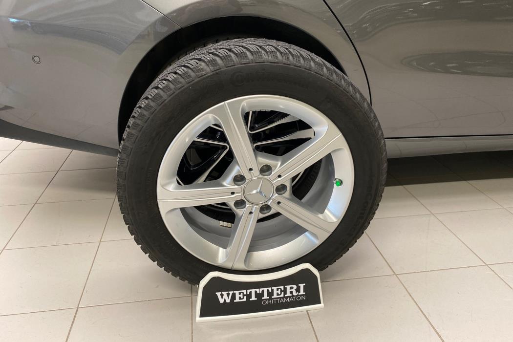 MERCEDES-BENZ CLA 2023