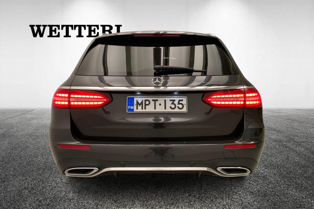 MERCEDES-BENZ E 2021