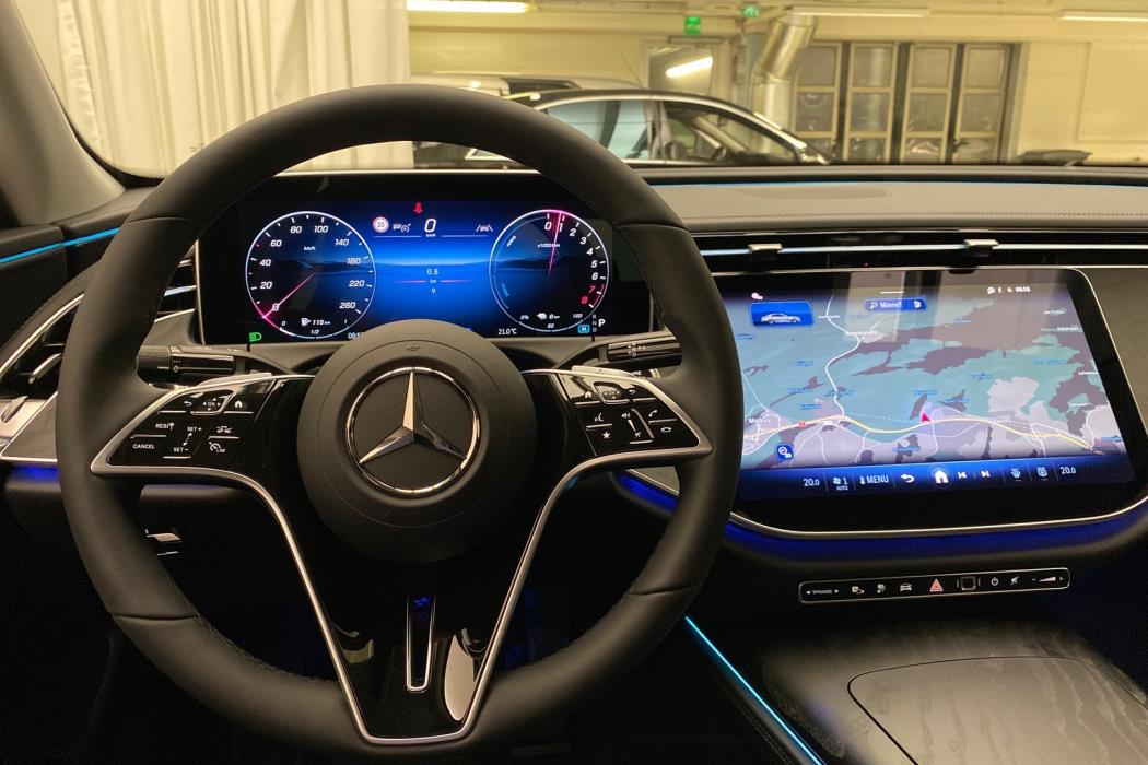 MERCEDES-BENZ E 2025