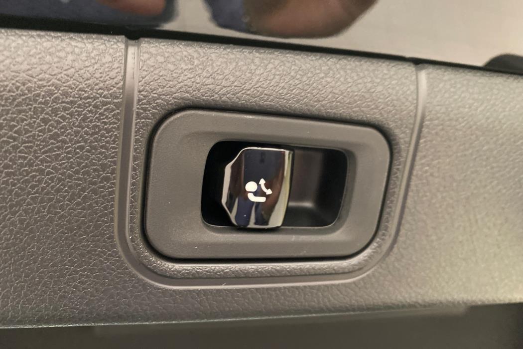 MERCEDES-BENZ E 2025