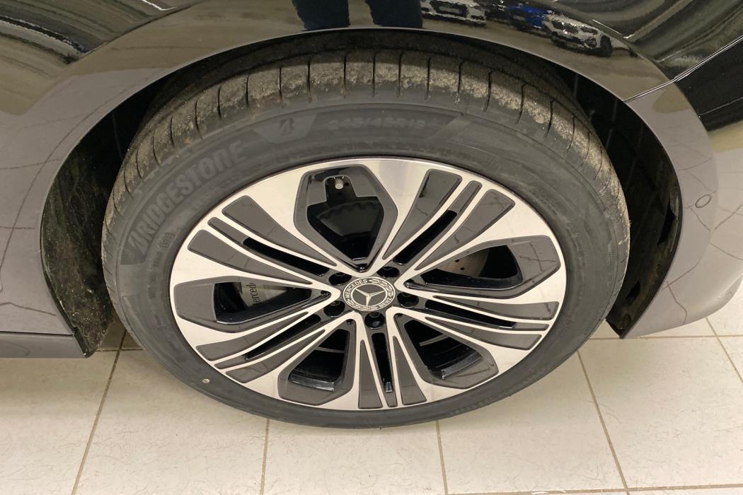 MERCEDES-BENZ E 2025