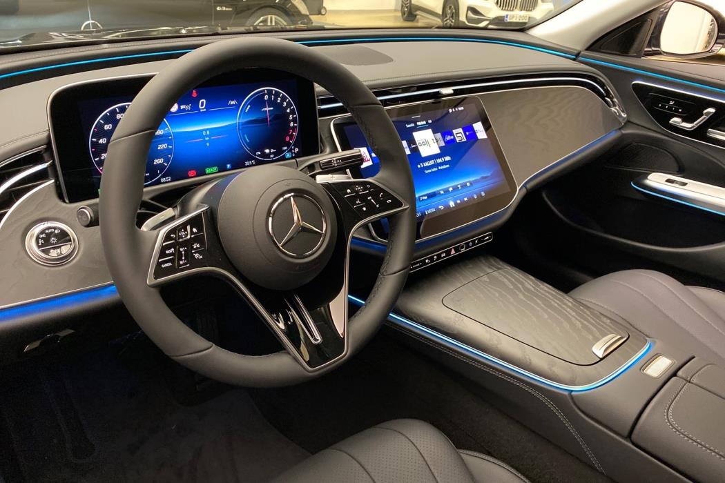 MERCEDES-BENZ E 2025