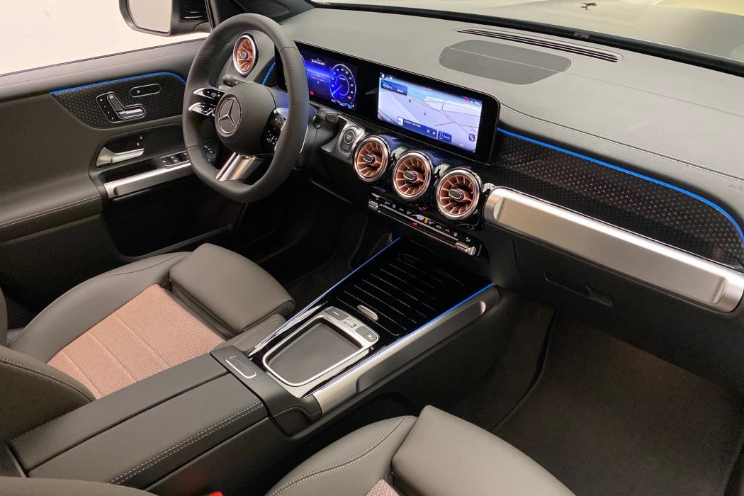 MERCEDES-BENZ EQB 2025
