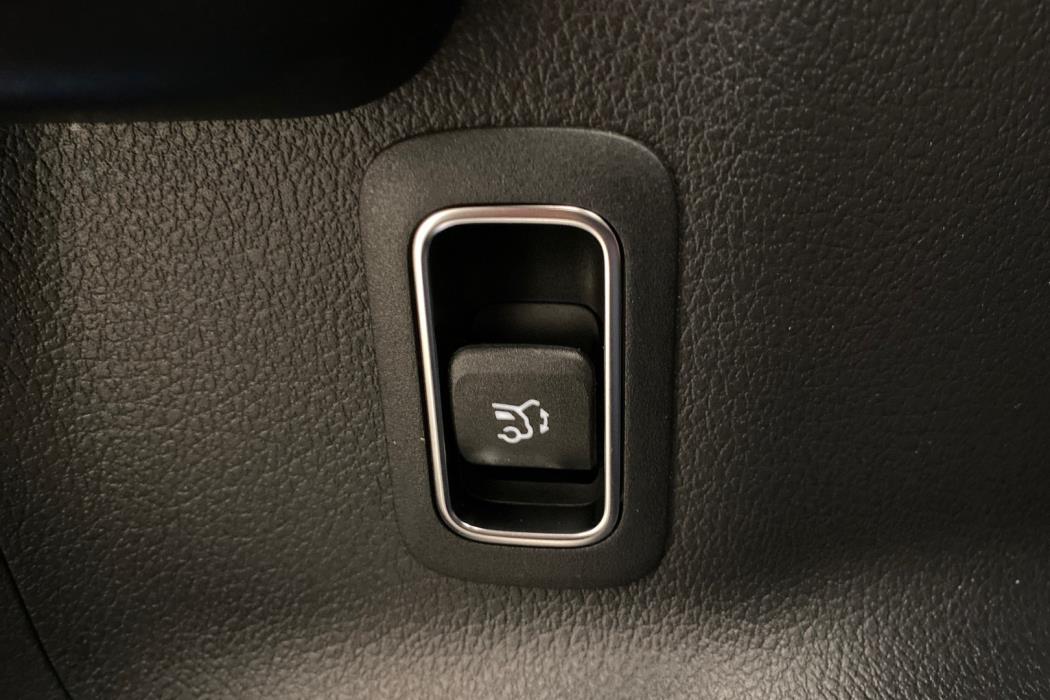 MERCEDES-BENZ EQB 2025