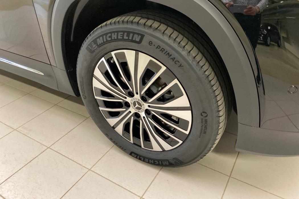 MERCEDES-BENZ EQB 2025