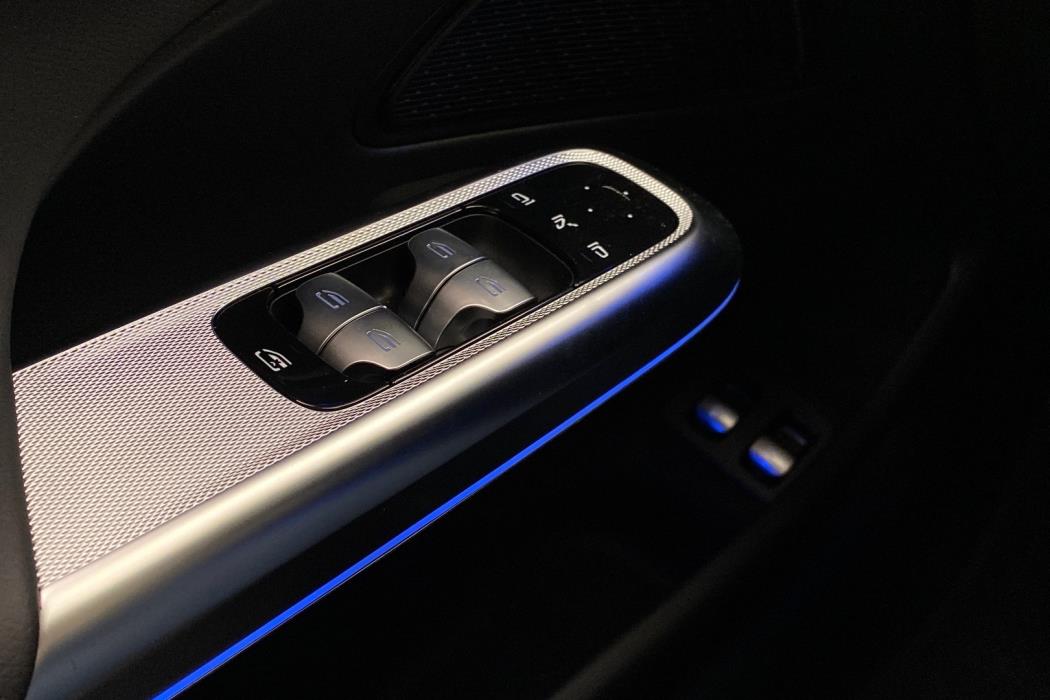 MERCEDES-BENZ E 2026