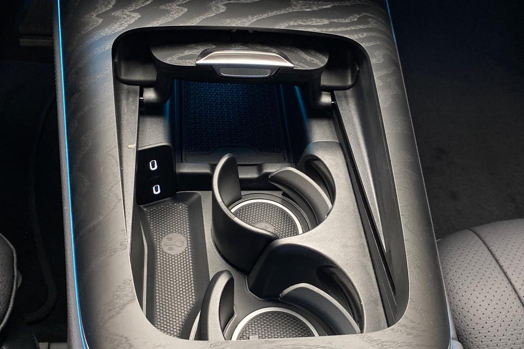 MERCEDES-BENZ E 2026