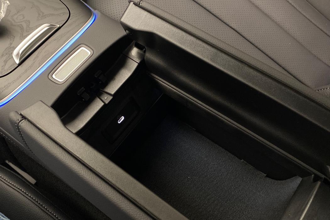 MERCEDES-BENZ E 2026