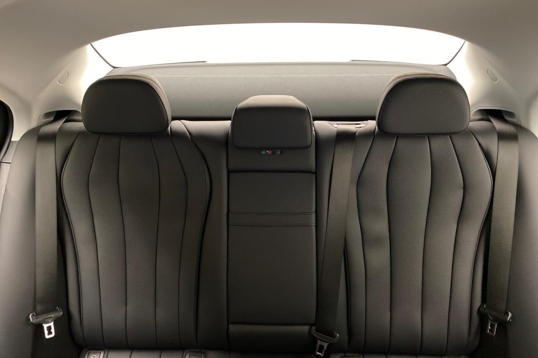 MERCEDES-BENZ E 2026