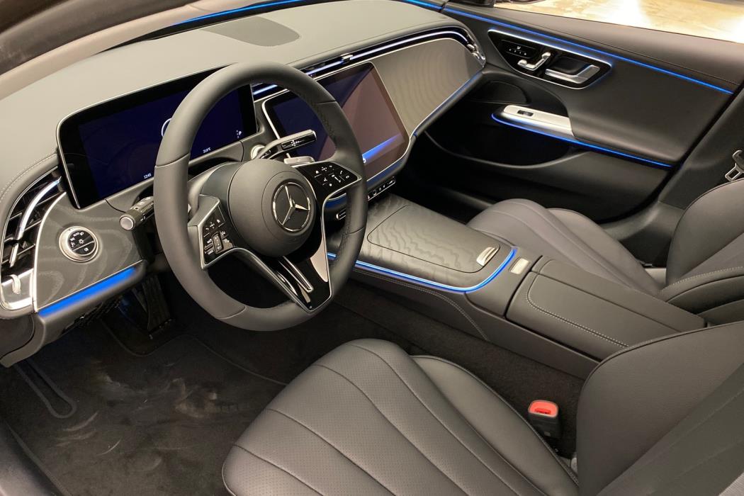 MERCEDES-BENZ E 2026