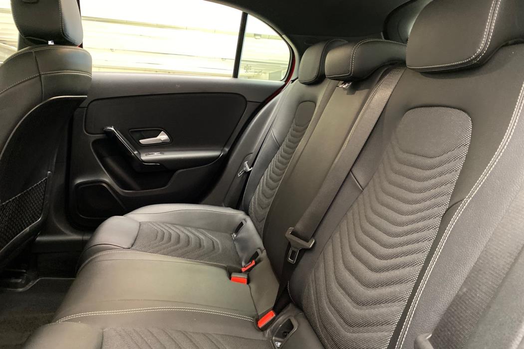 MERCEDES-BENZ A 2019