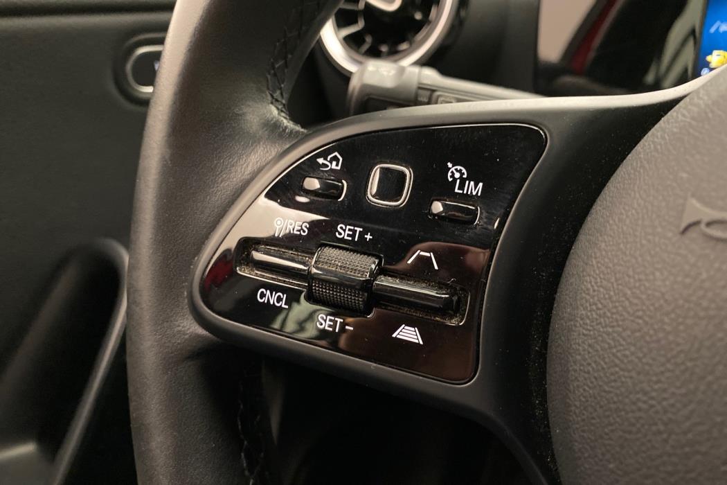 MERCEDES-BENZ A 2019