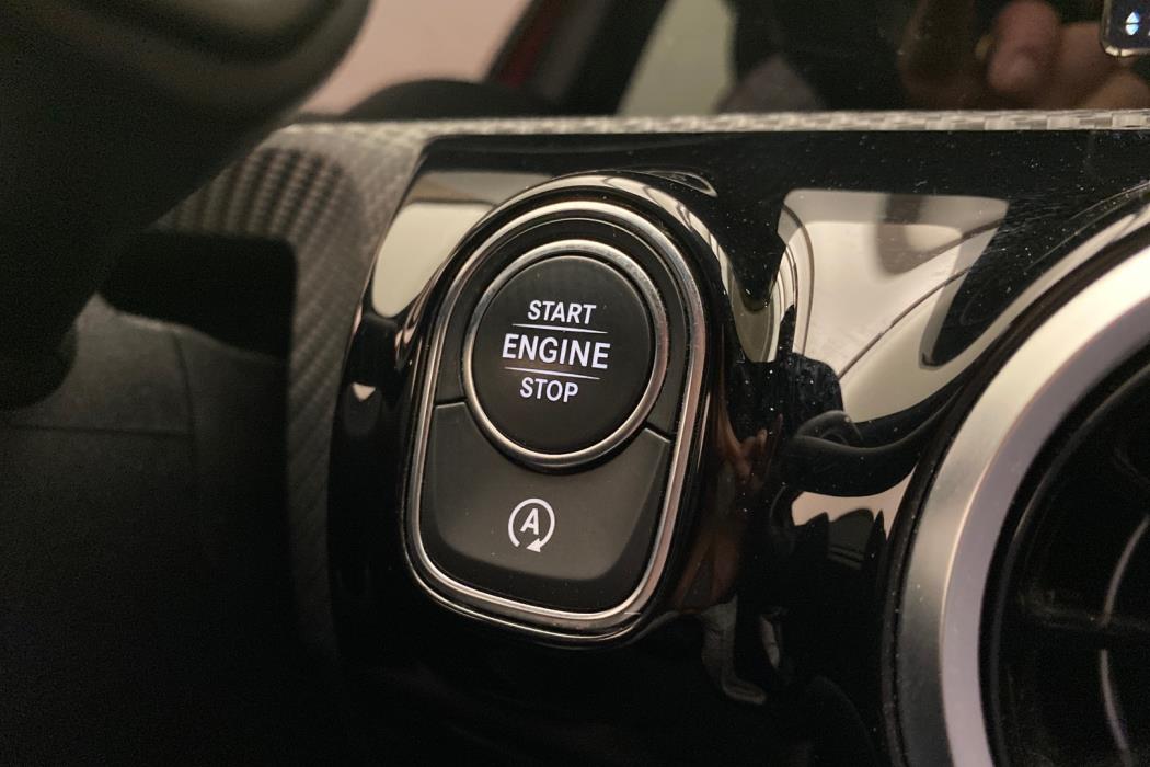 MERCEDES-BENZ A 2019