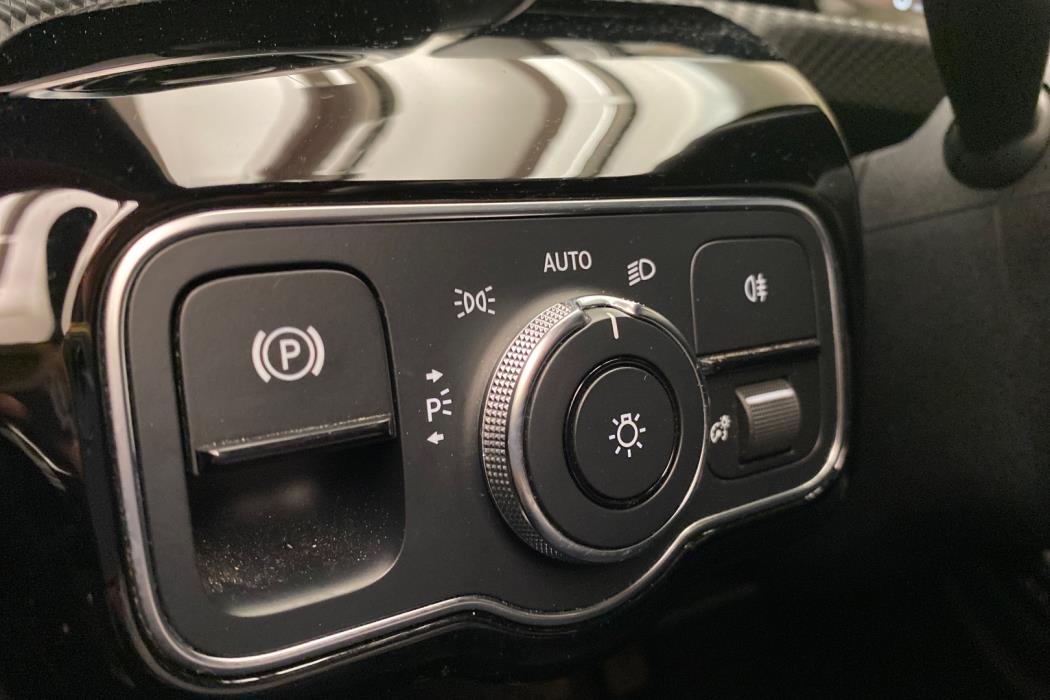 MERCEDES-BENZ A 2019