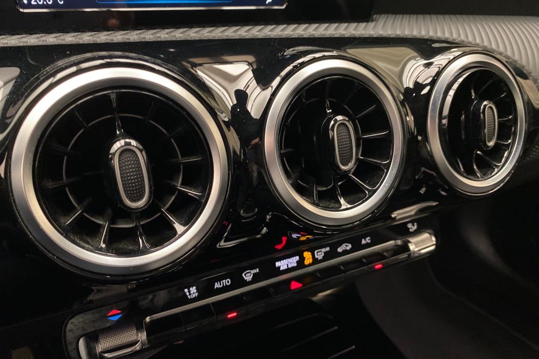 MERCEDES-BENZ A 2019