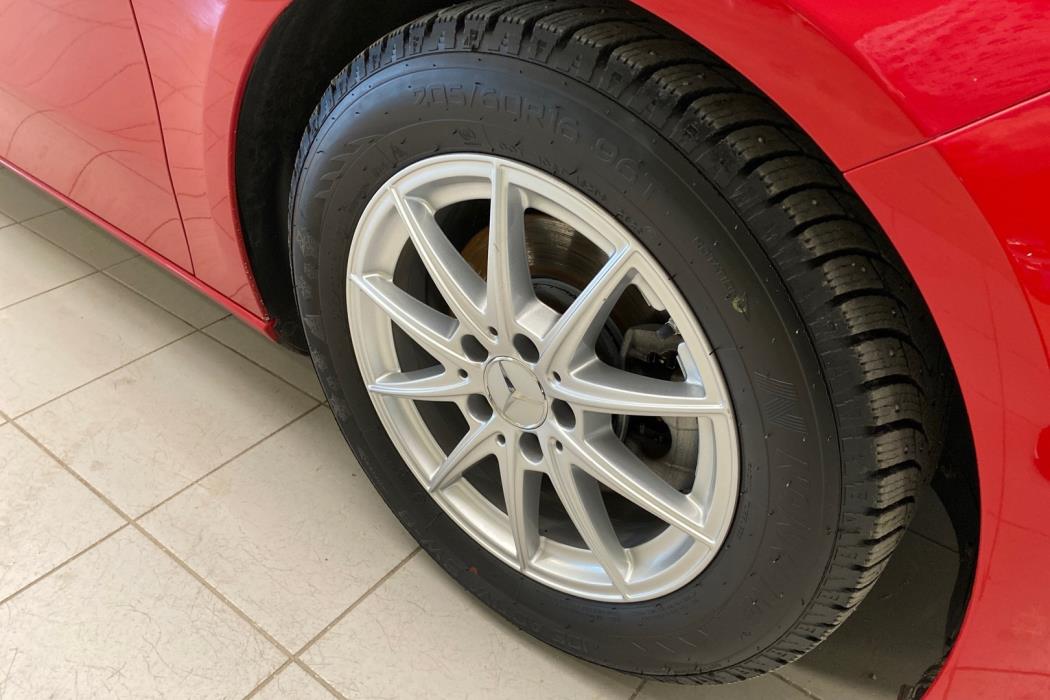 MERCEDES-BENZ A 2019