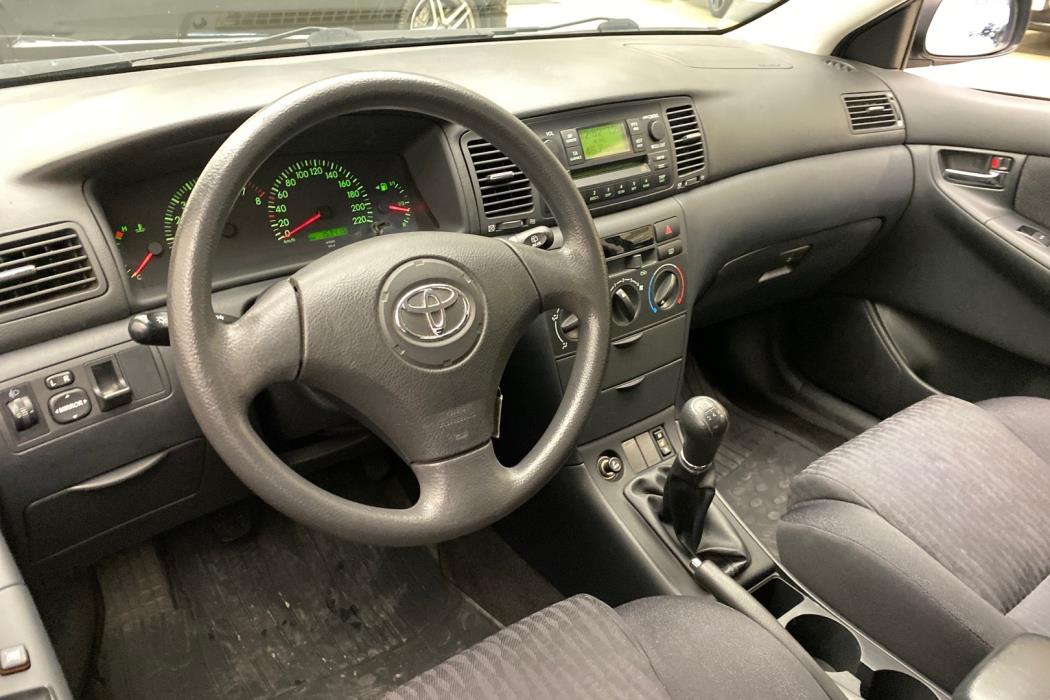 TOYOTA Corolla 2004