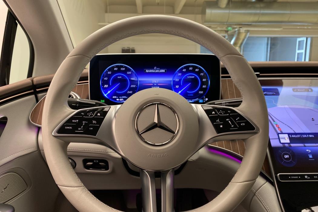MERCEDES-BENZ EQE 2023