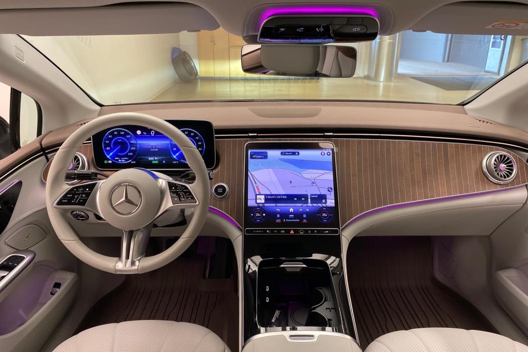 MERCEDES-BENZ EQE 2023