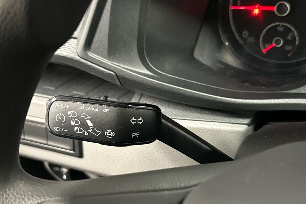 VOLKSWAGEN Transporter 2024