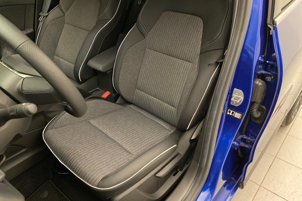 MITSUBISHI Colt 2025