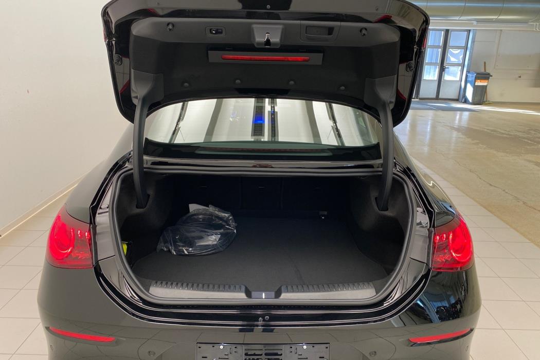 MERCEDES-BENZ CLA 2025