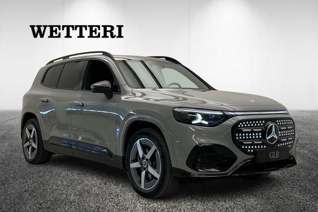 MERCEDES-BENZ GLB 2026