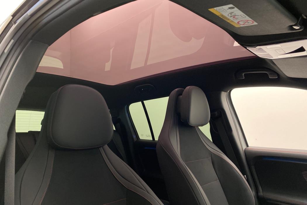 MERCEDES-BENZ GLB 2026