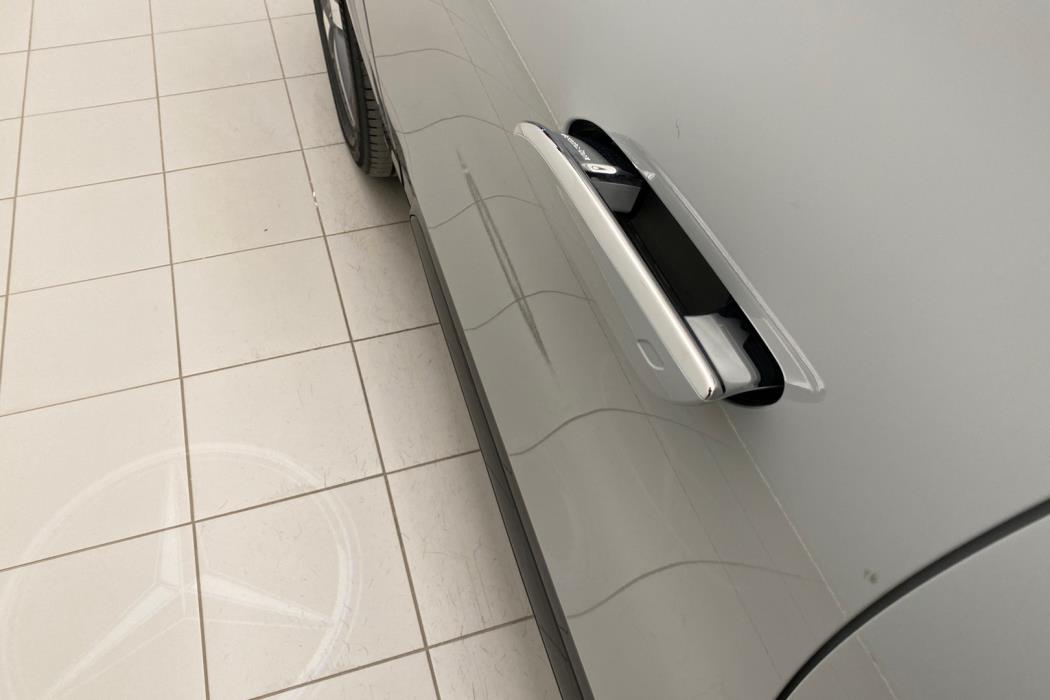 MERCEDES-BENZ GLB 2026