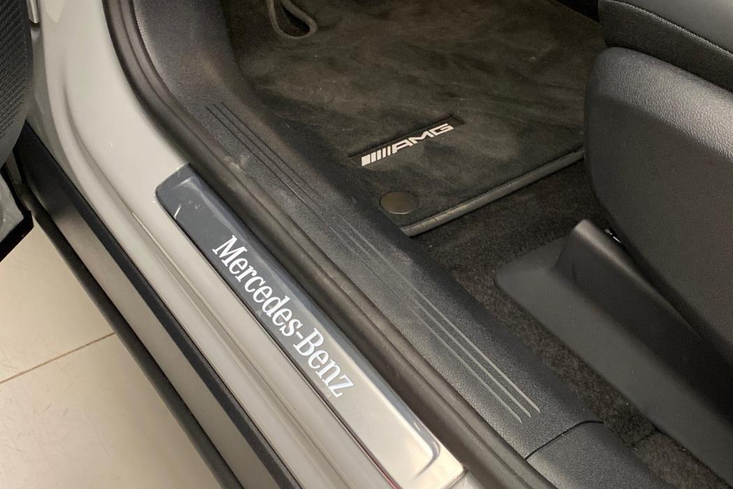 MERCEDES-BENZ GLB 2026