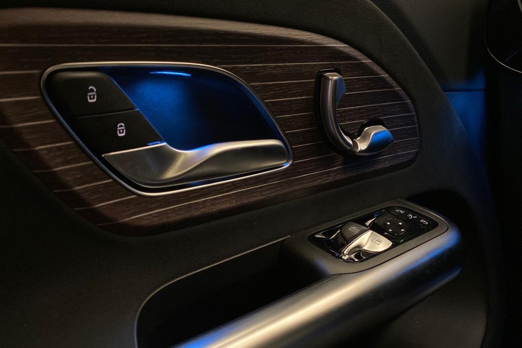 MERCEDES-BENZ GLB 2026