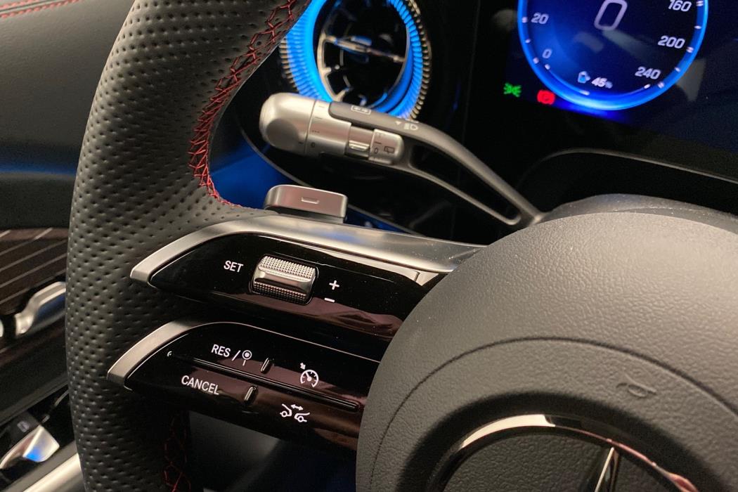 MERCEDES-BENZ GLB 2026