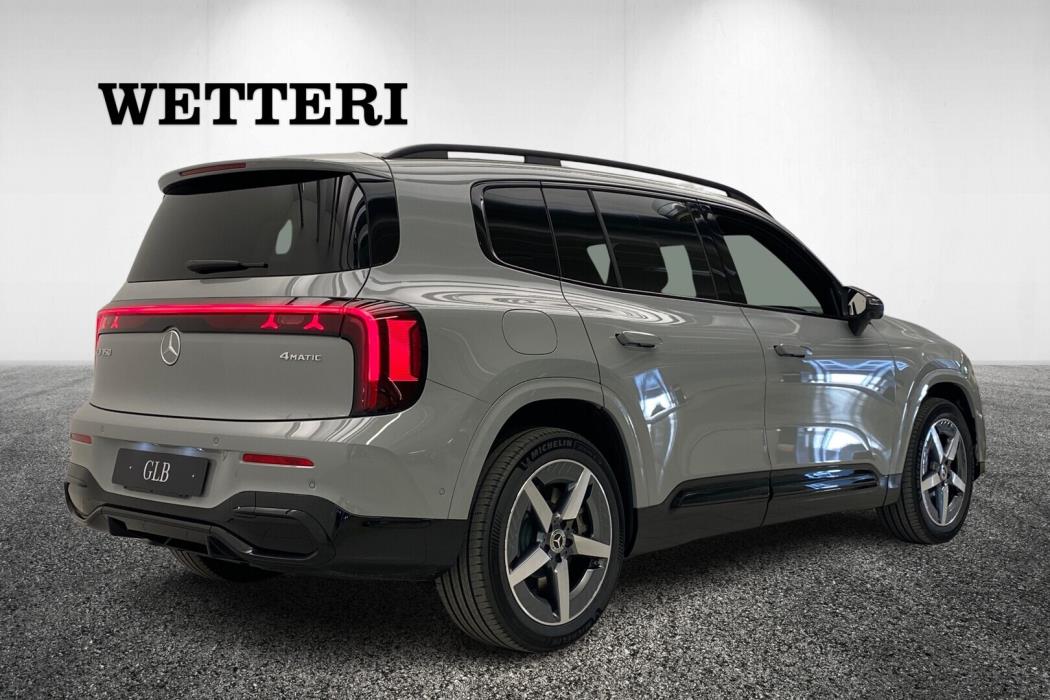 MERCEDES-BENZ GLB 2026