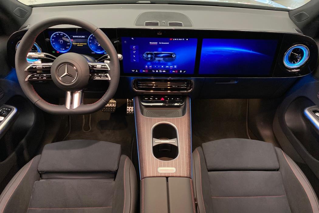 MERCEDES-BENZ GLB 2026