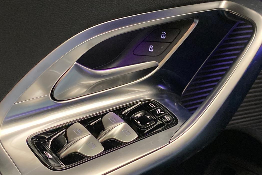 MERCEDES-BENZ GLC 2026