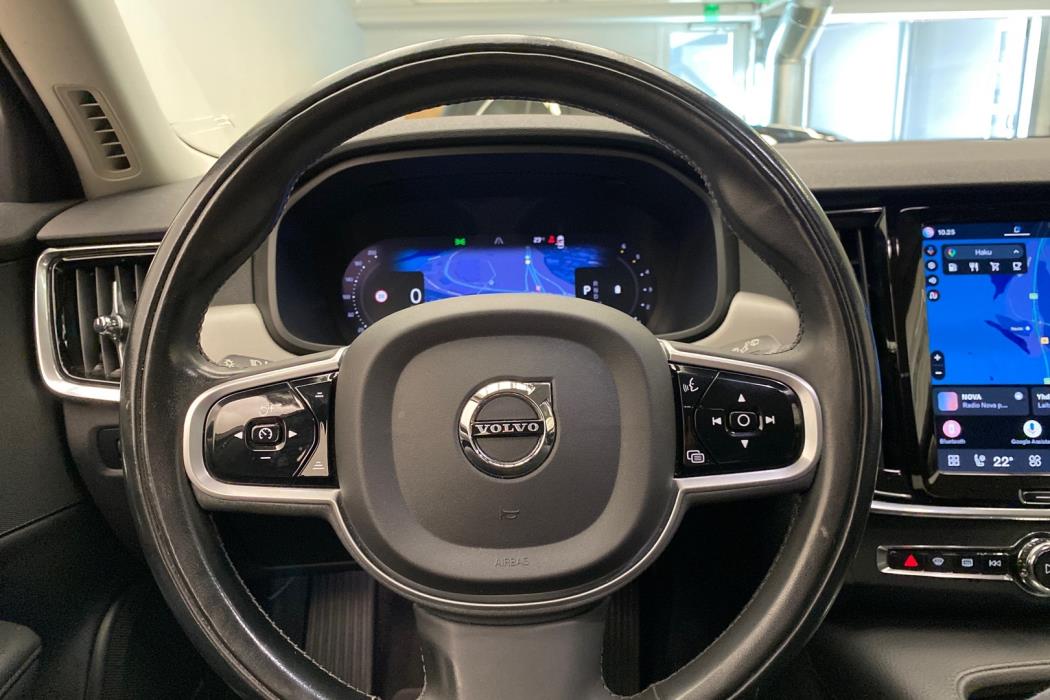 VOLVO V90 2021