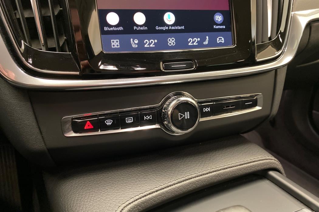 VOLVO V90 2021