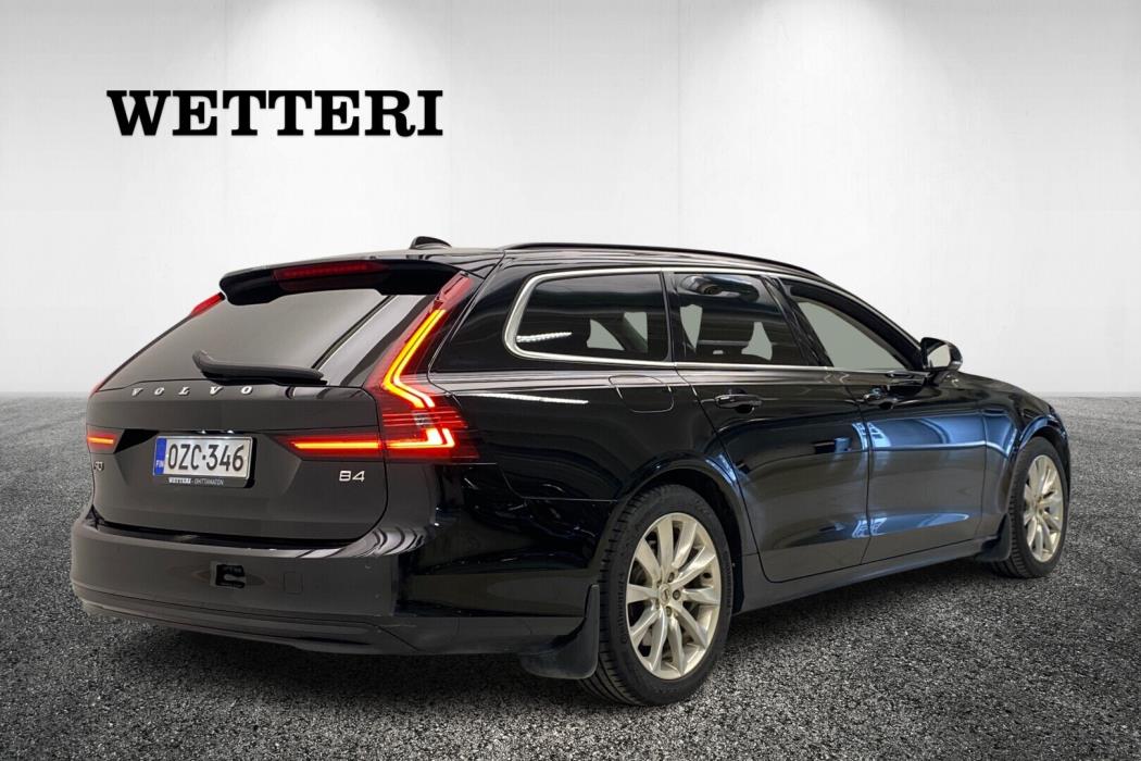 VOLVO V90 2021