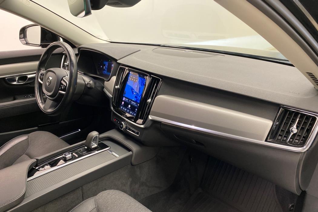 VOLVO V90 2021