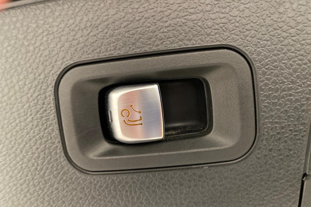 MERCEDES-BENZ EQC 2021