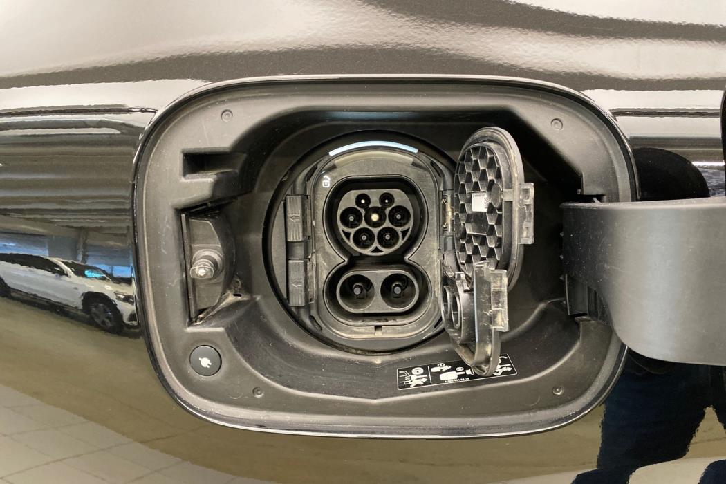 MERCEDES-BENZ EQC 2021