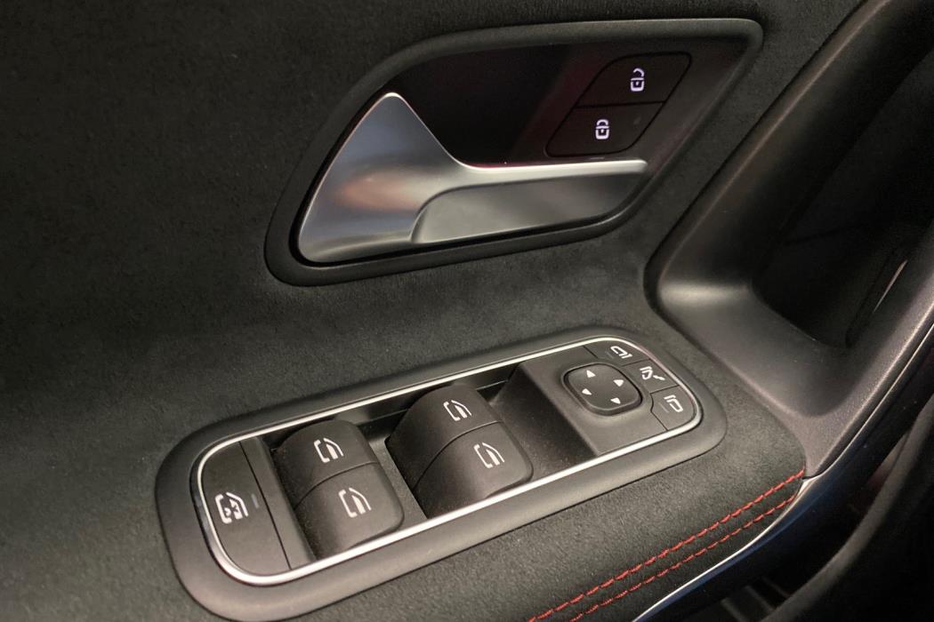 MERCEDES-BENZ CLA 2021