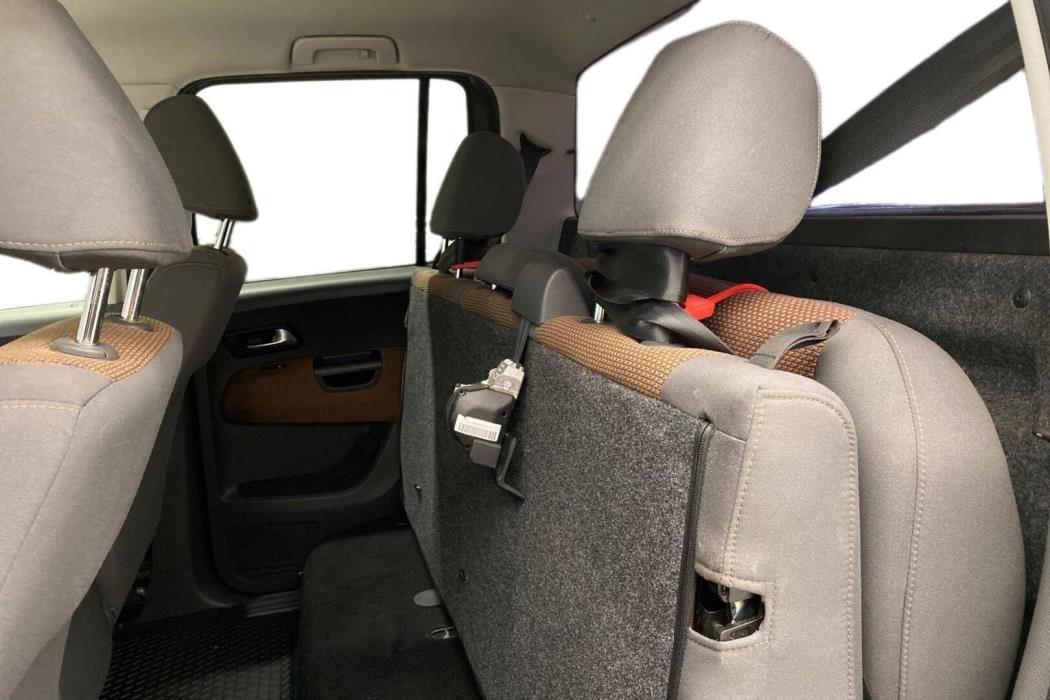 VOLKSWAGEN Amarok 2012